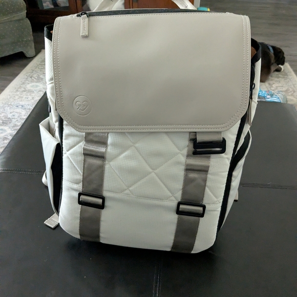 Paperclip Willow Baby Bag - Picture 1 of 10